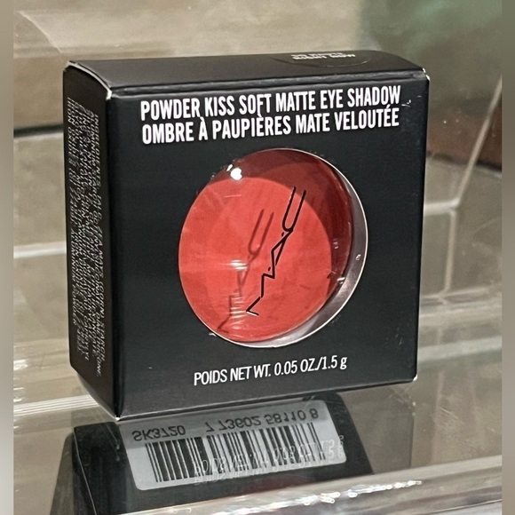 MAC Powder Kiss Soft Matte Eye Shadow in color So Haute Right Now, NEW! - Picture 1 of 10